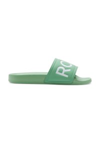 Groene slide-sandaal met een vlakke zool, brede band met daarop bold witte tekst. Gemaakt van glad synthetisch materiaal, met een minimalistisch ontwerp.