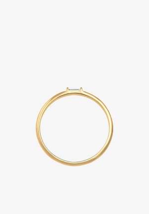 Goldring mit einem dünnen Band, der oben einen rechteckigen klaren Stein enthält, der horizontal gesetzt ist. Glatte Oberfläche und glänzende Verarbeitung.