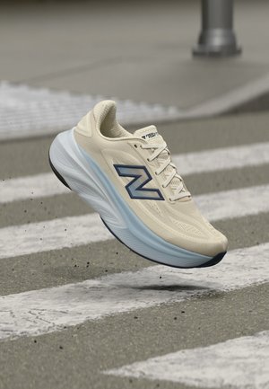 New Balance, FRESH FOAM X MORE V6 - Обувки за бягане по асфалт - light arctic grey
