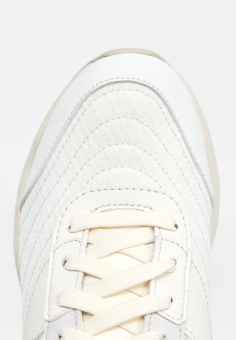 Sneaker low