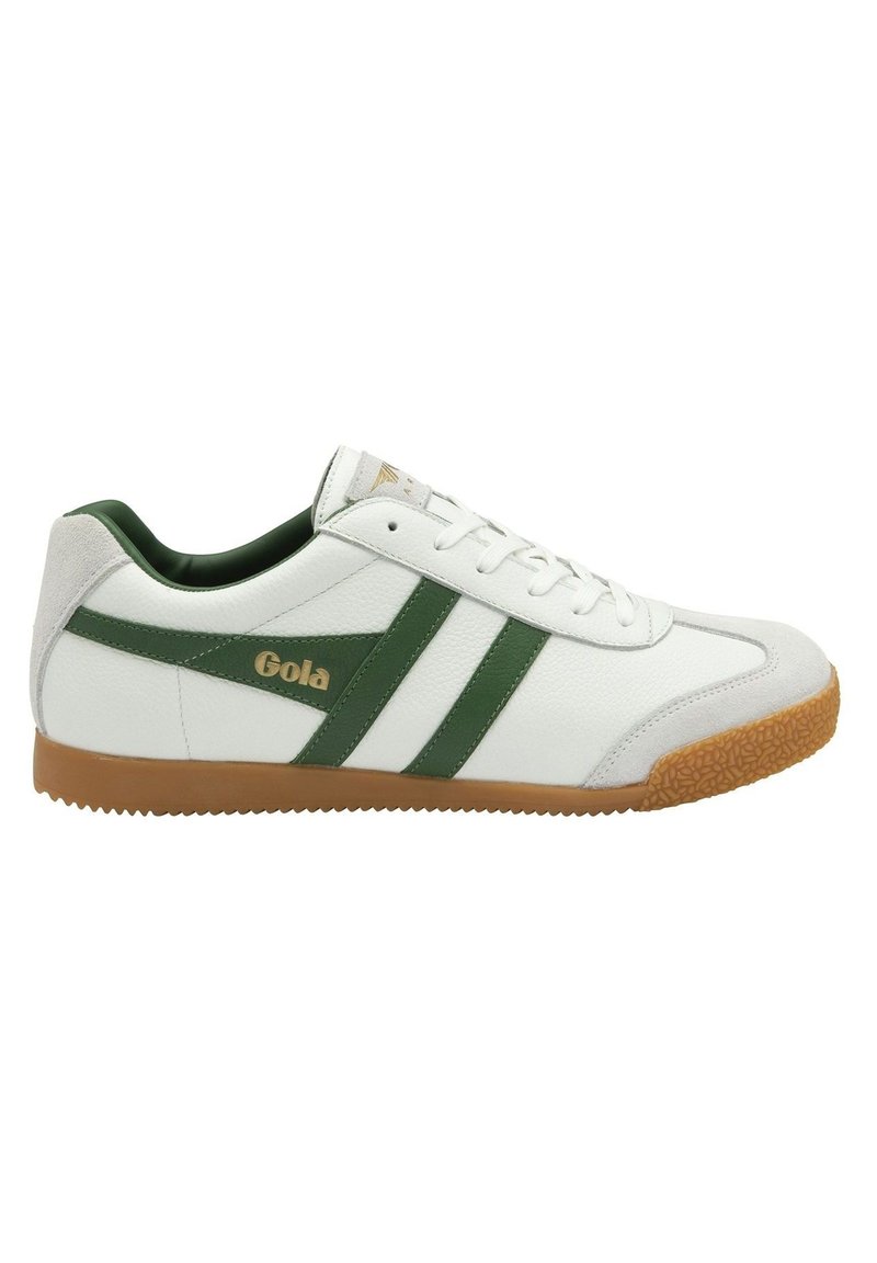 Sneaker bianca con strisce in pelle verde e logo dorato. Suola in gomma beige testurizzata e accento in suede grigio sul tallone. Design con lacci.