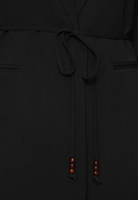 Vero Moda Curve VMWAVE BELT - Blazer - black