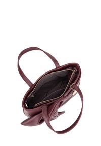 Borsa a mano in pelle bordeaux con due manici, caratterizzata da una chiusura con zip superiore e un ampio scomparto interno foderato in tessuto nero.