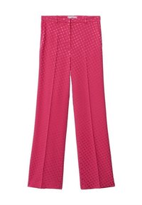 Pantalones de pierna ancha en rosa con un patrón de lunares texturizados, que presentan pliegues frontales y lazos para cinturón. Están confeccionados con una tela suave y ligera.