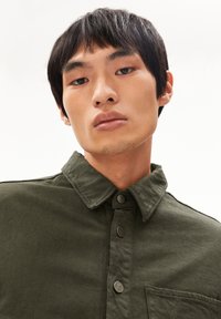 ARMEDANGELS YUNAAI  - Spijkerjas - forest pine