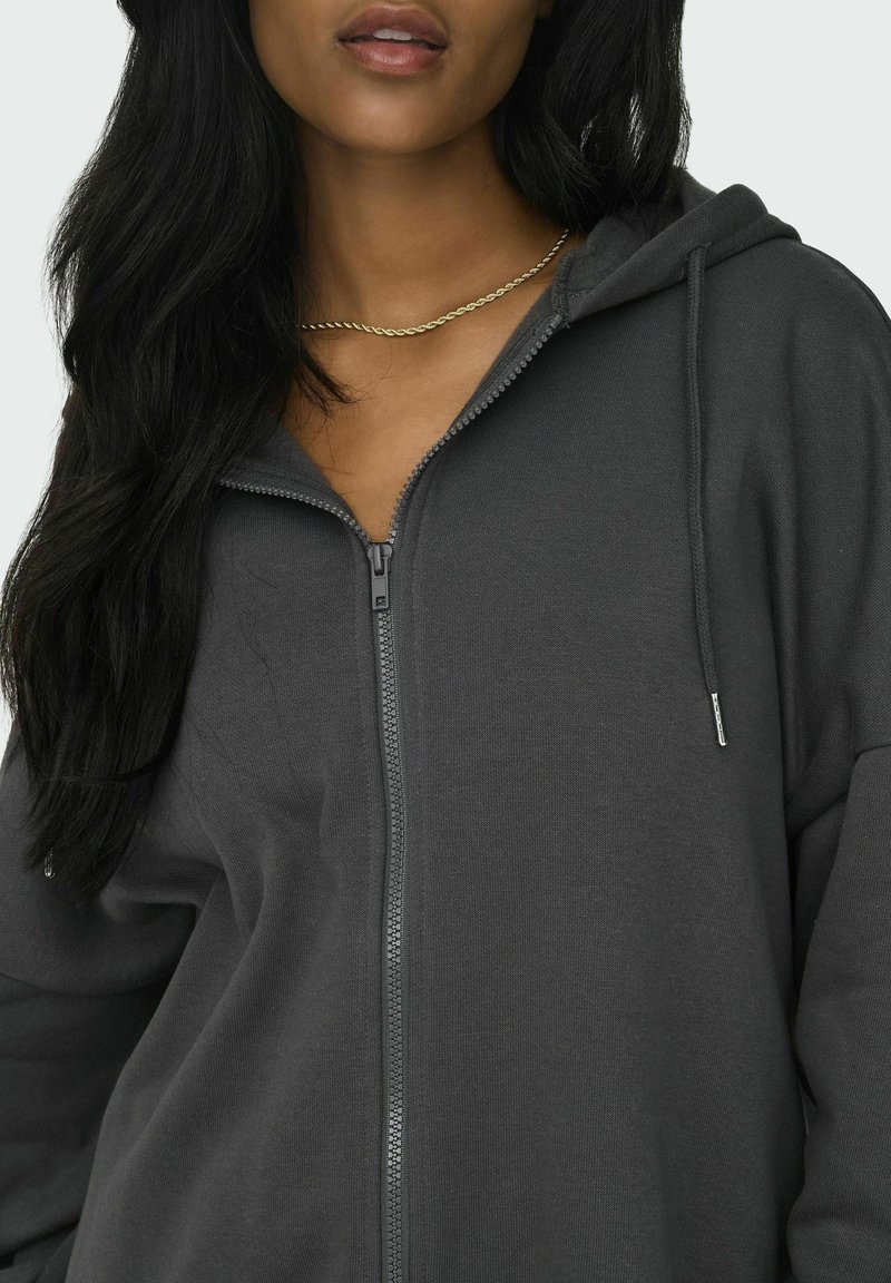 ONLY LOCKER GESCHNITTEN TIEF ANGESETZTE SCHULTER - Sweatjacke 