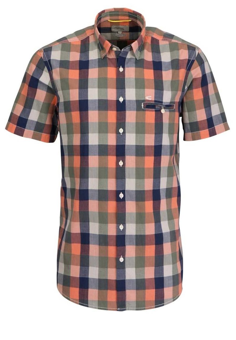 Camisa de manga corta con botones, con un patrón a cuadros en naranja, azul marino, gris, rosa y blanco, que incluye un bolsillo en el pecho con botón.