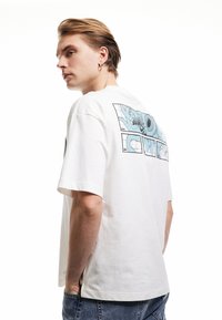 Koton LICENSED RICK AND MORTY - T-shirt med print - white