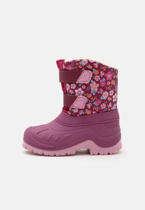 Kinderwinterlaars in roze en paars met bloemenpatroon, twee klittenbandsluitingen en een rubberen zool met profiel voor grip.