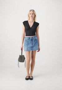 ONLY ONLHILLERY - Potiskana majica - black