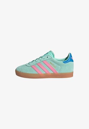 adidas Originals, GAZELLE KIDS - Sneakers - clear mint bliss pink bright blue