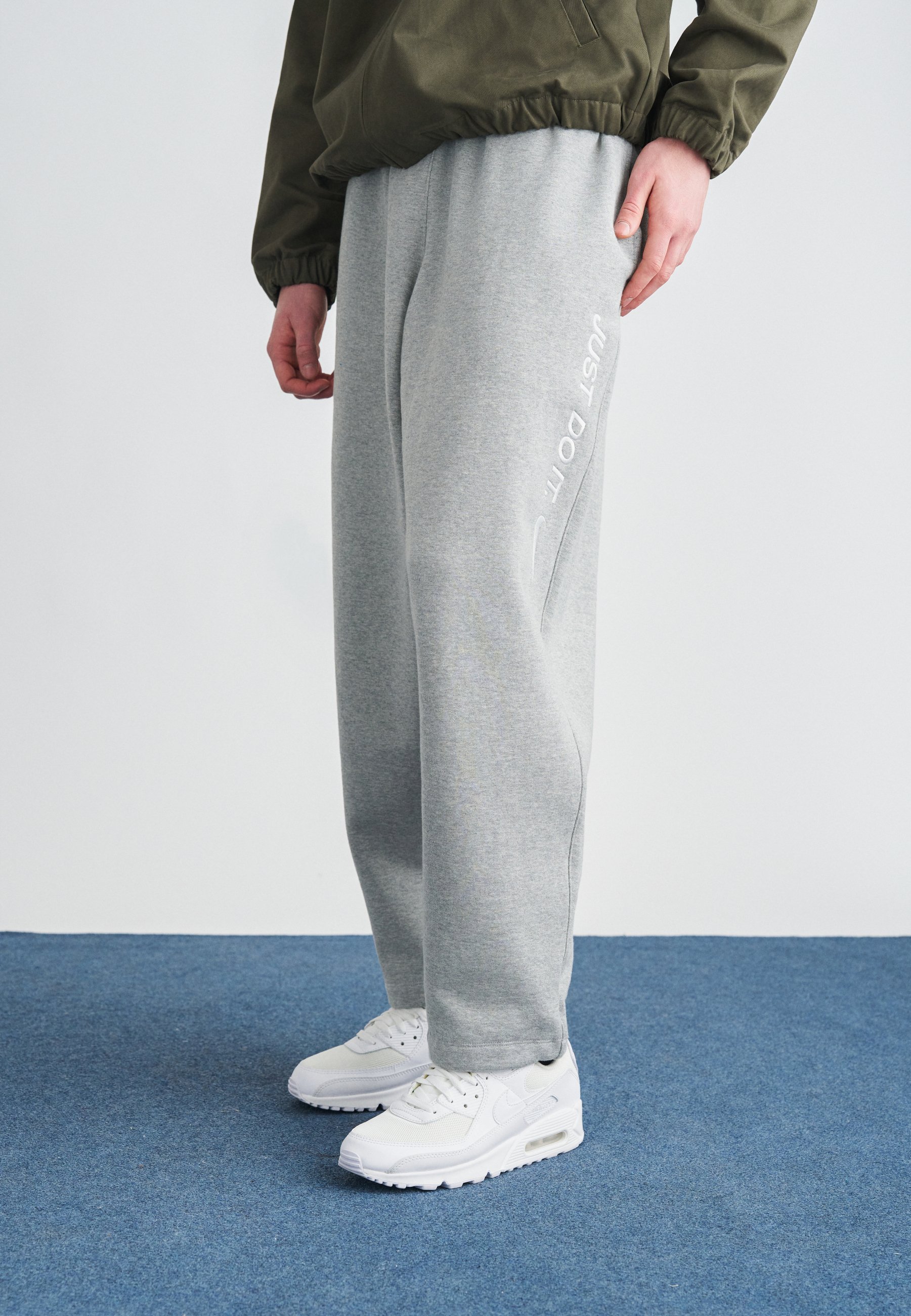 grey nike loose fit sweatpants