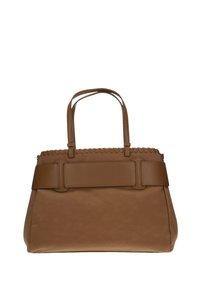 Borsa a mano in pelle marrone con una forma strutturata, dotata di due manici, una tracolla spessa con una fibbia decorativa e un dettaglio intrecciato testurizzato lungo la parte superiore.