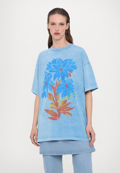 Stieglitz VALERIE OVERSIZED - T-shirt estampada - blue