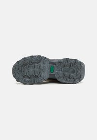 Lacoste GUARD BRKR CT 224  - Tossud - light brown/dark grey