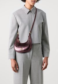 Pinko BRIOCHE HOBO MINI TEXTURE - Taška cez plece - marrone metallizzato/oro