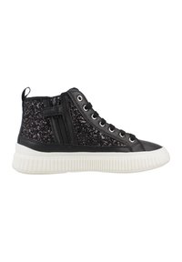 Zapatillas altas negras y brillantes con suela de goma, tejido texturizado, cierre de cordones y cremallera lateral para facilitar el uso.