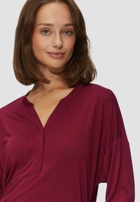 s.Oliver Langarmshirt - rubinrot