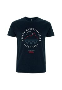 Czarny T-shirt z okrągłym motywem gór, słońca i fal, tekstem "Durham Mountaineering Since 1981" oraz współrzędnymi poniżej.