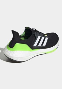 adidas Performance ULTRABOOST 22 czarny