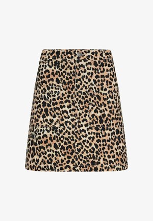 Leren rok met luipaardprint, een aansluitende taille, twee voorzakken en een uitlopende zoom. Kleurenpalet omvat beige, bruin en zwart.