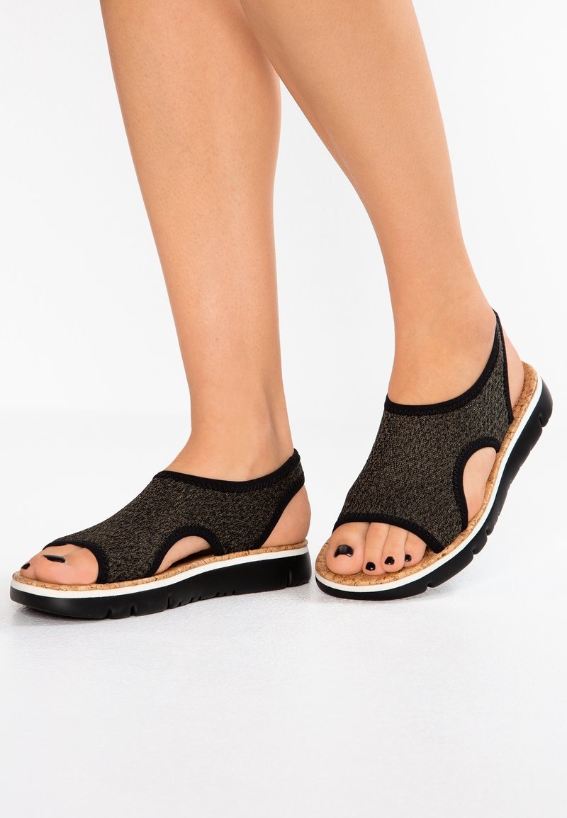 Camper Sandaalit nilkkaremmillä - mottled black