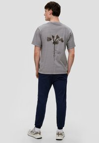 QS T-Shirt print - taubengrau