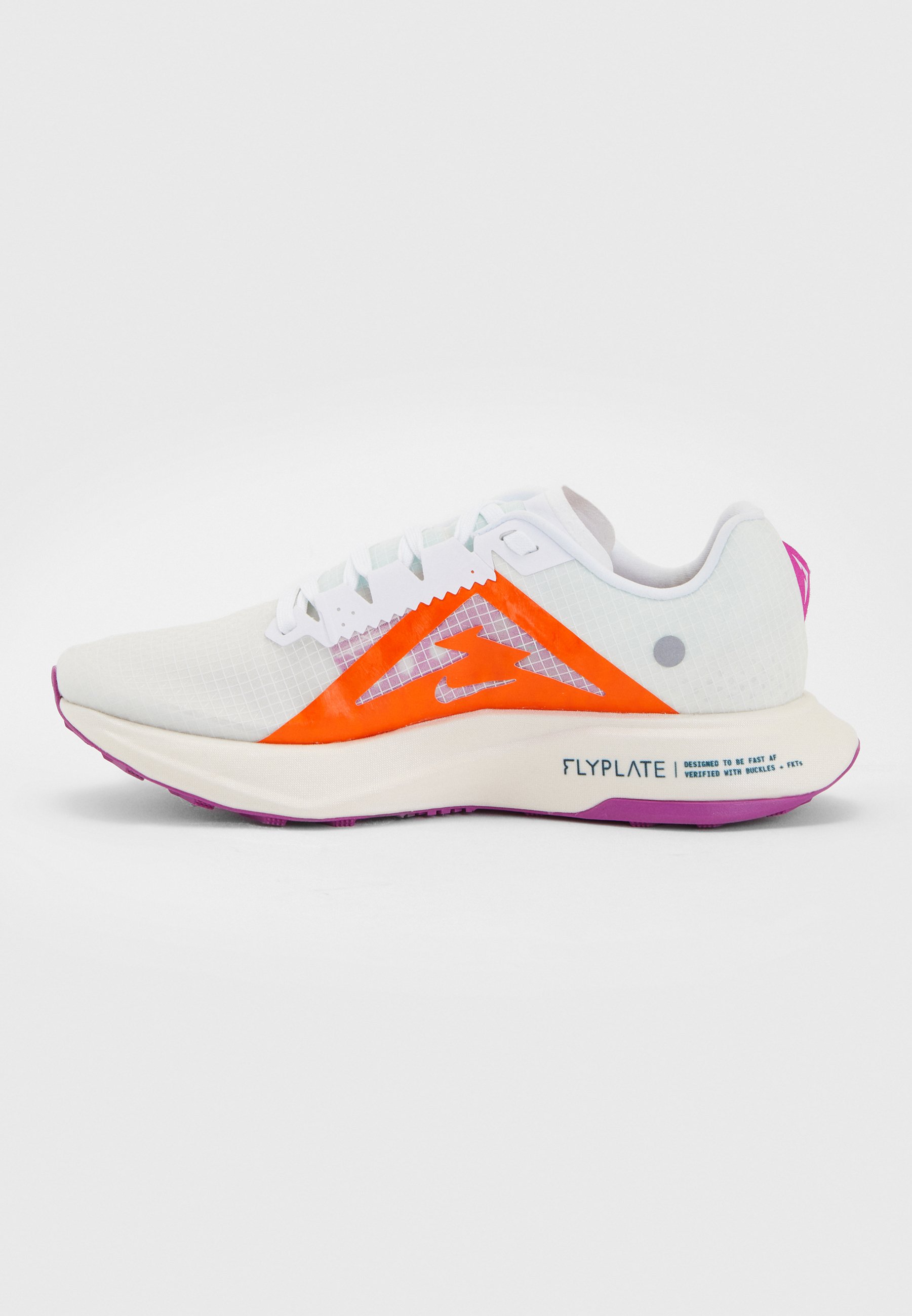 スパイク・シューズ NIKE ZOOMX ULTRAFLY TRAIL27cm Nike ZoomX ULTRAFLY new TRAIL27cm