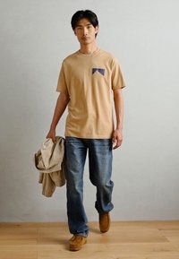 Scotch & Soda RELAXED FIT FRONT BACK  - Print T-shirt - tannin