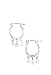 Silverfärgade hoopsmedaljonger med tre hängande pynt: två stjärnor och en halvmåne. Har en slät finish och ett säkert låsmekanism.