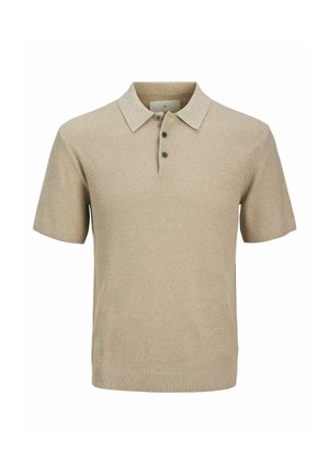 Polo tricoté beige à manches courtes avec trois boutons foncés et un col classique, présenté sur un fond blanc.