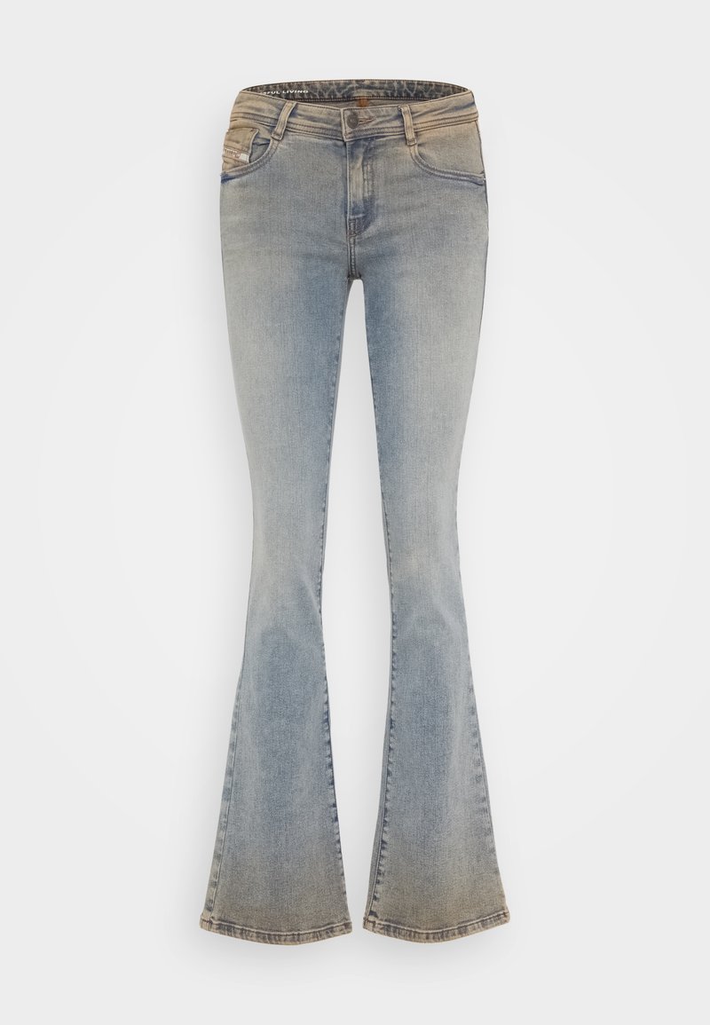 Blugi bootcut