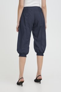 PULZ PZJILL WIDE CAPRI - Shorts - dark sapphire