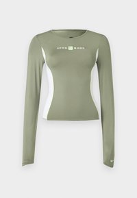 Ei valittu, dark green