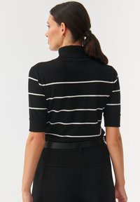 TATUUM Tricou cu imprimeu - black