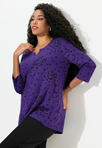 Ulla Popken POLKA DOT 3/4 SLEEVE SPLIT NECK  - Långärmad tröja - purple