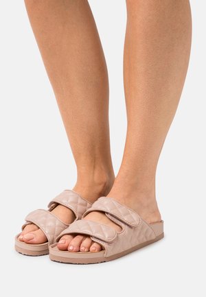 BRIAA - Mules - caramel paris