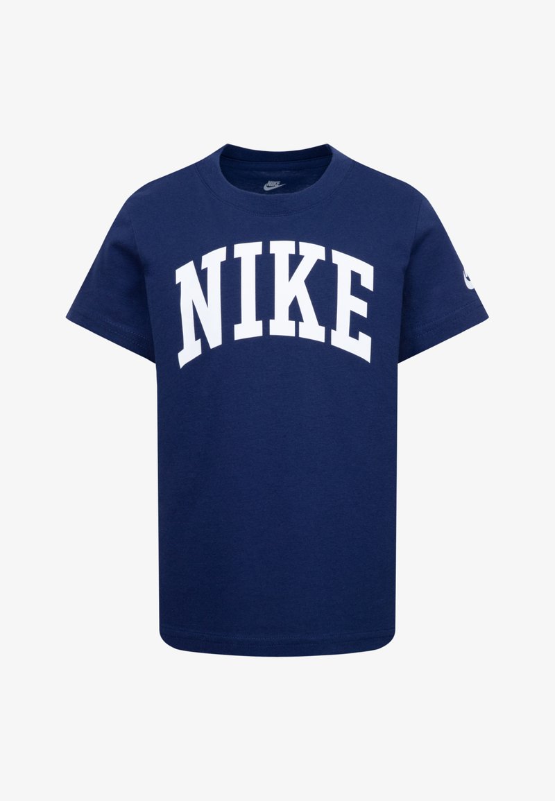 Mornarsko modra bombažna majica s kratkimi rokavi, ki ima na prsih velik bel logotip "NIKE", okroglo izrezano ovratnik in kratke rokave. Gladka tekstura, navaden kroj.