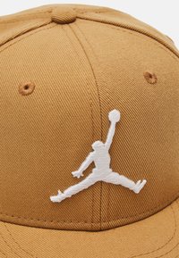 Jordan PRO JUMPMAN UNISEX - Cap - legend dark brown/legend sand/white