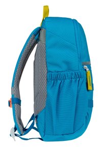 Blauer Rucksack mit grauem Netzrücken, ausgestattet mit einer elastischen Vordertasche, einem Reißverschlussfach mit gelbem Ziehband und verstellbaren Trägern.