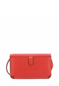 Sac bandoulière en cuir rouge de forme rectangulaire, texture lisse, avec un rabat avant. Comprend une sangle d'épaule amovible.
