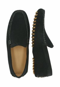 Schwarze Wildleder-Loafers mit weißer Naht, als Slipper-Design gedacht, mit einer strukturierten Sohle und Gummipfosten für besseren Halt. Abgerundete Zehenpartie und weiches Material.