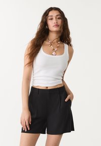 Stradivarius - SMART WITH DARTS - Shorts - black Thumbnail Image 1