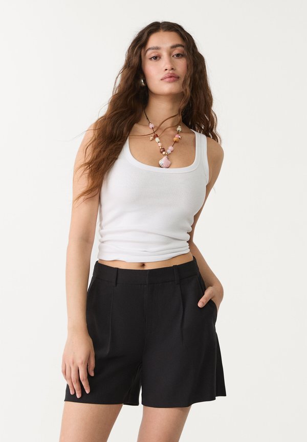 SMART WITH DARTS - Shorts