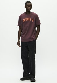 DOUBLE A BY W.W. ACE ARCH - T-shirts print - decadent chocolate