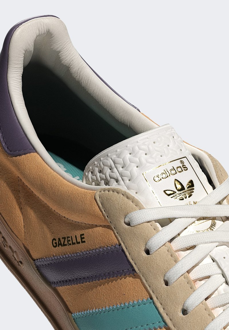 adidas Originals GAZELLE INDOOR - Trainers - glow orange shadow violet off  white/apricot - Zalando.co.uk