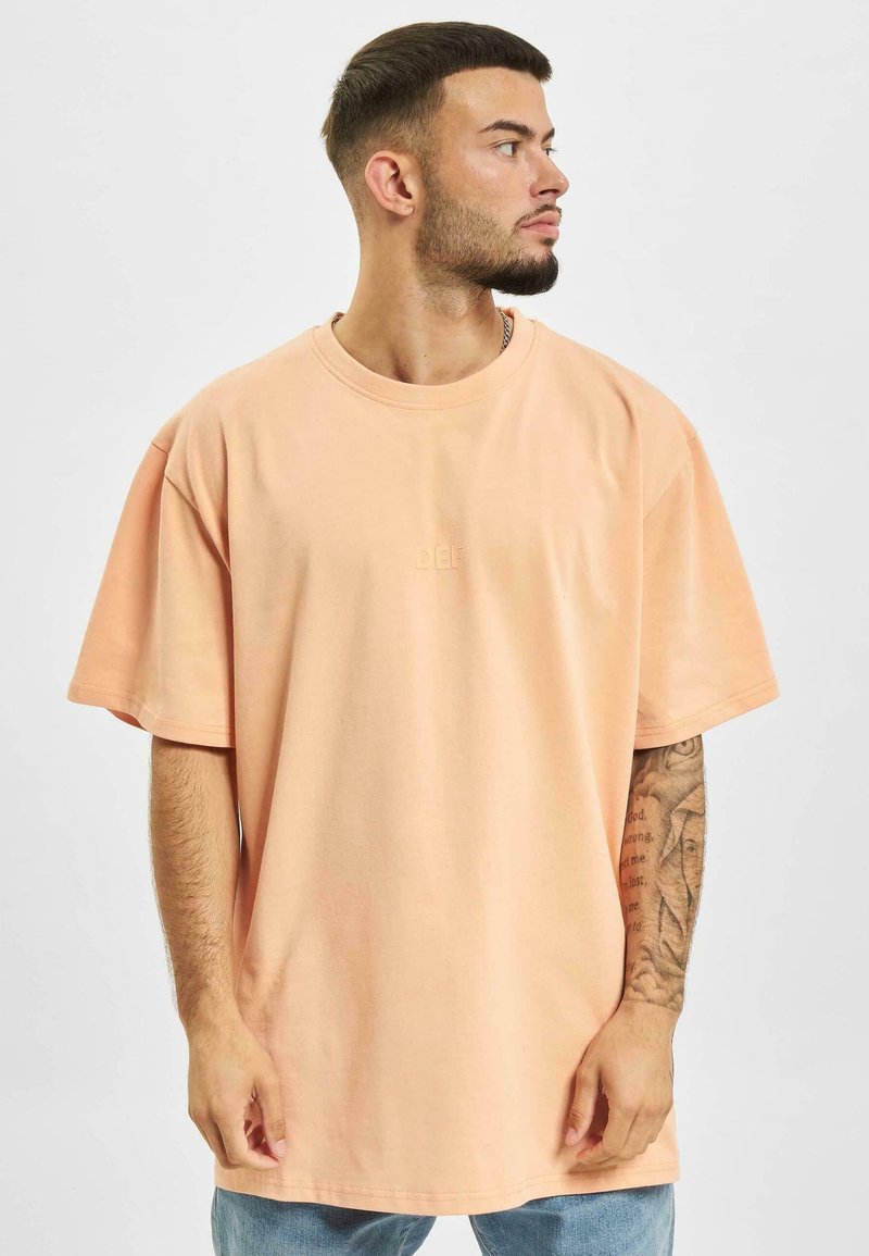 DEF HEAVY  - Lihtne T-särk - coral