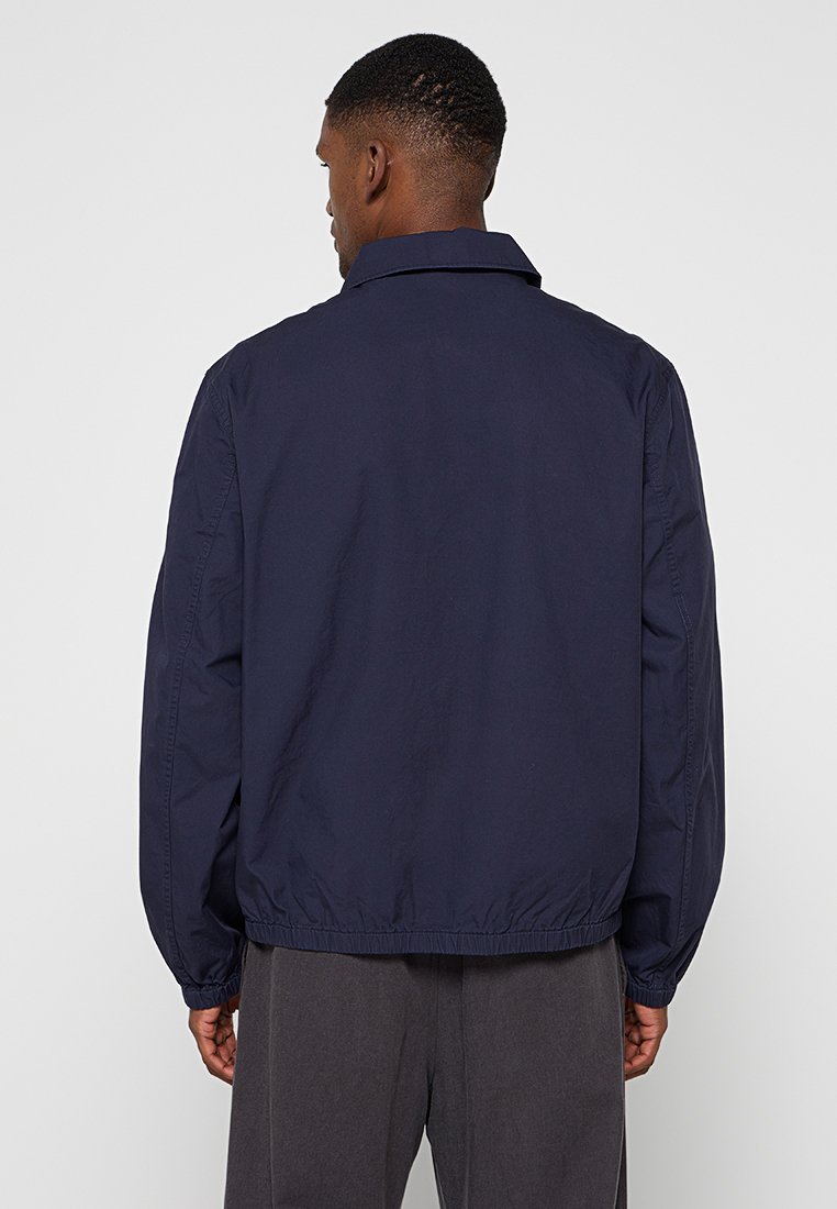 Leichte Jacke