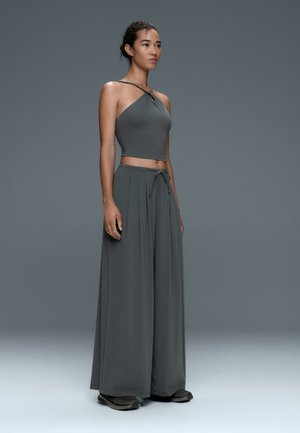 OYSHO, LIGHT TOUCH WIDE LEG - Pantalon classique - grey