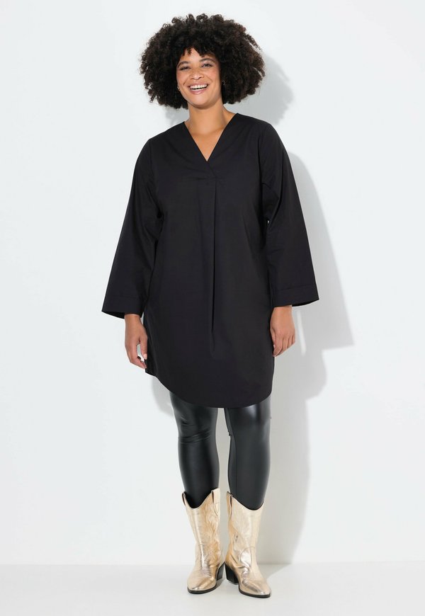 V-AUSSCHNITT - Bluse